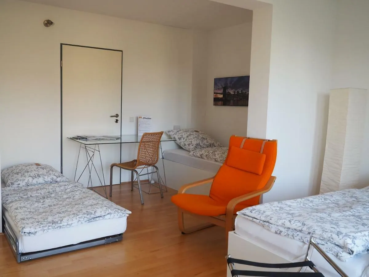 B8 - Just A Private Accommodation دوسلدورف 0*,  ألمانيا
