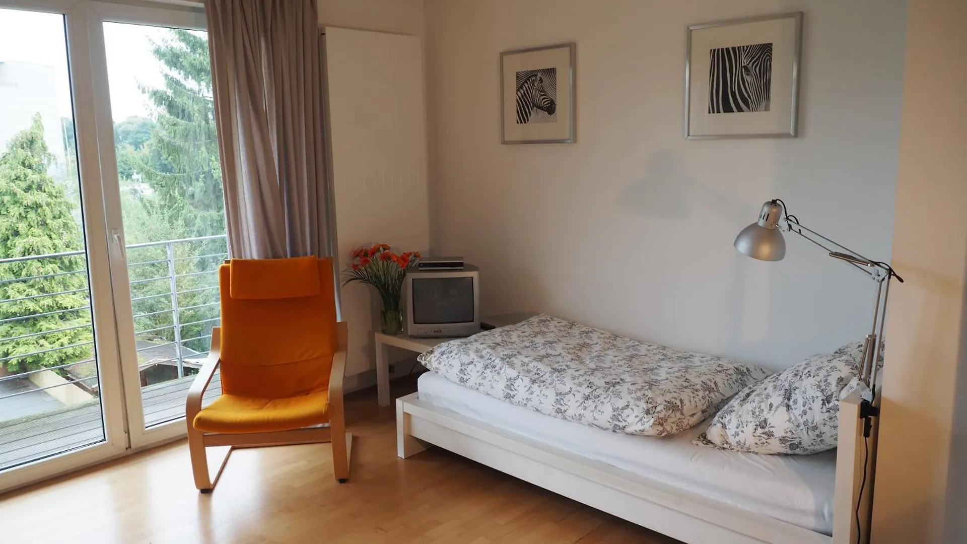 B8 - Just A Private Accommodation Ντίσελντορφ Δωμάτια σε οικογενειακή κατοικία