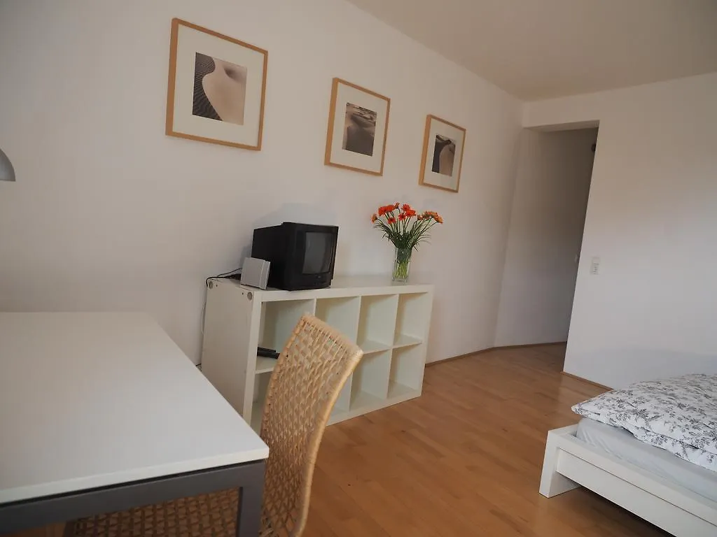 B8 - Just A Private Accommodation Ντίσελντορφ 0*,  Γερμανία