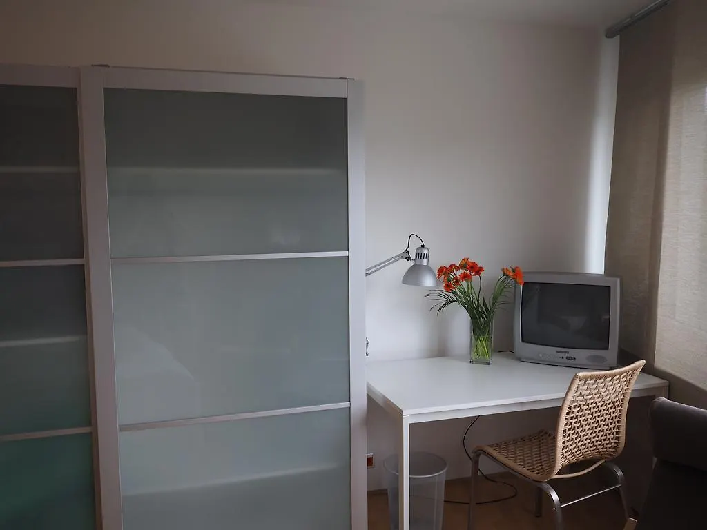 B8 - Just A Private Accommodation Ντίσελντορφ Γερμανία