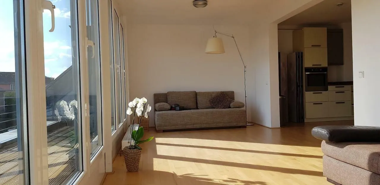B8 - Just A Private Accommodation Ντίσελντορφ Δωμάτια σε οικογενειακή κατοικία
