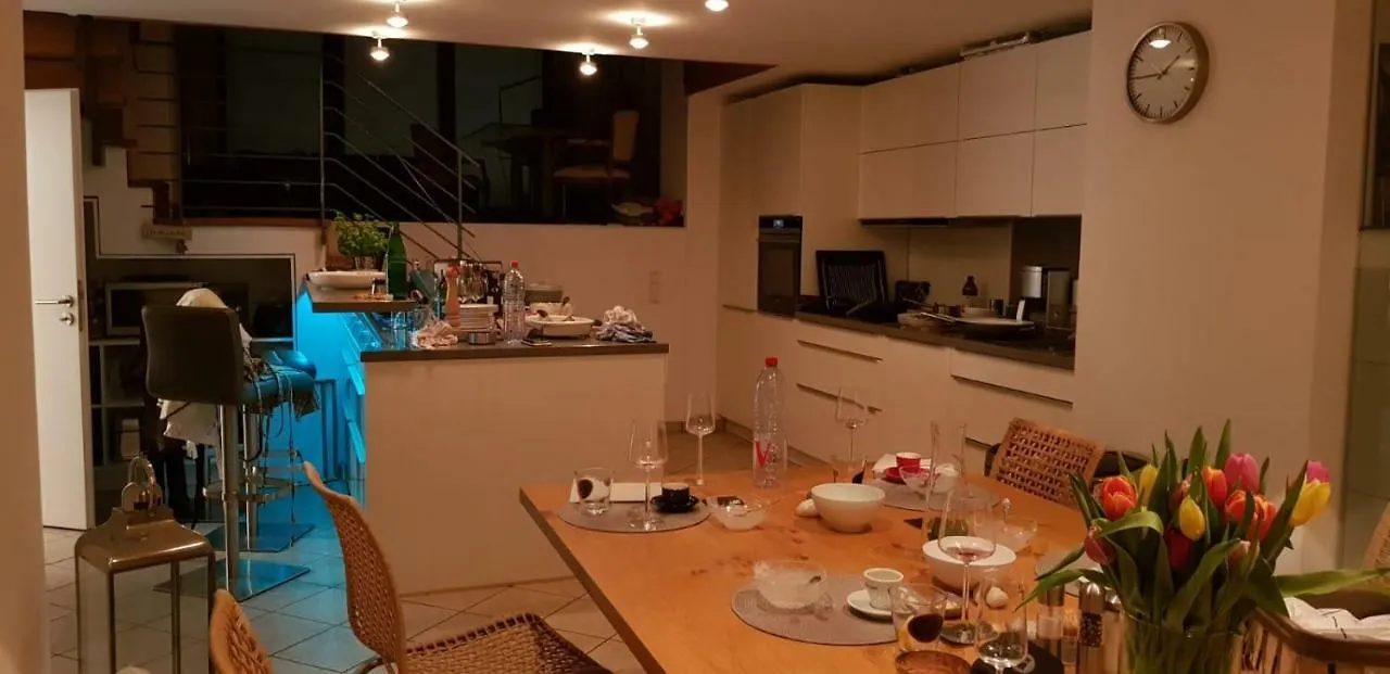 B8 - Just A Private Accommodation Ντίσελντορφ Δωμάτια σε οικογενειακή κατοικία