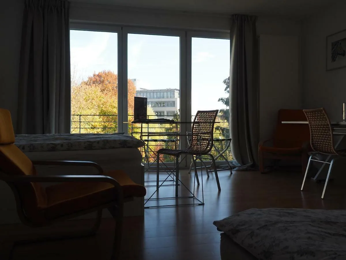 B8 - Just A Private Accommodation Ντίσελντορφ 0*,