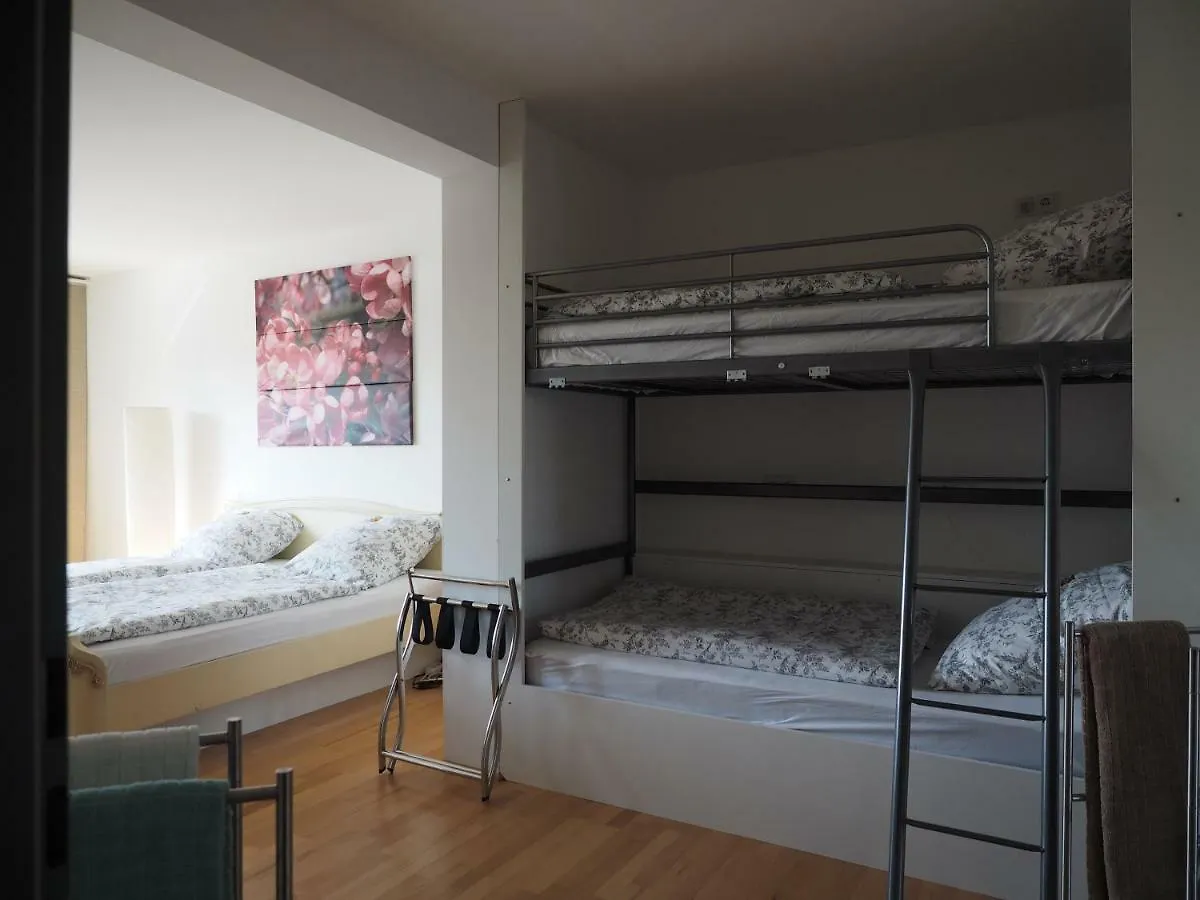 B8 - Just A Private Accommodation Ντίσελντορφ Γερμανία