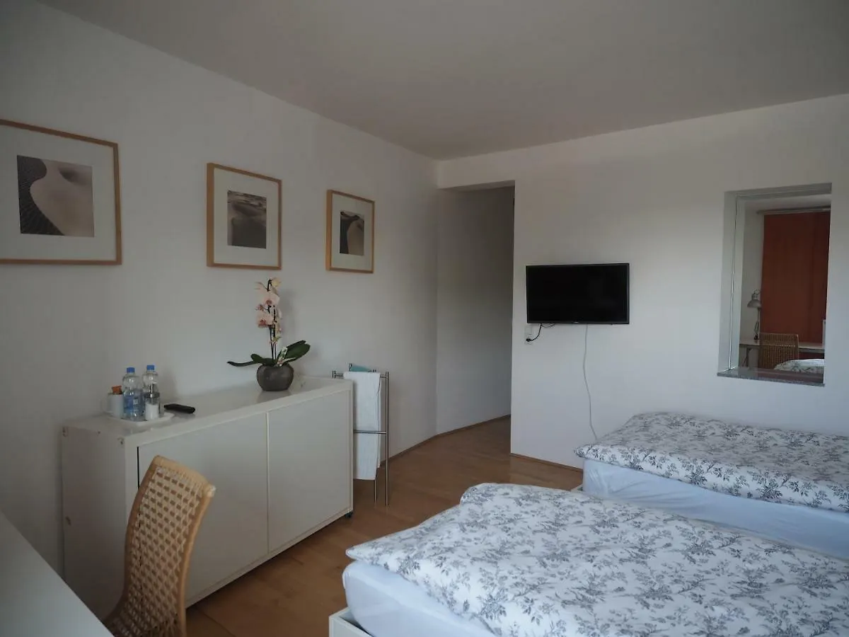 B8 - Just A Private Accommodation Ντίσελντορφ 0*,